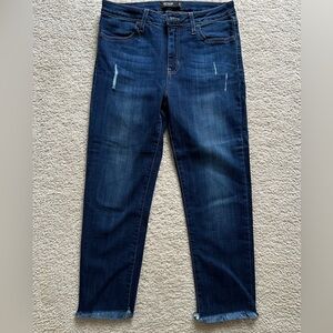 Just Black Nilo Distressed Frayed Hem Capri